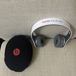 Beats by Dre- Beats Solo in White